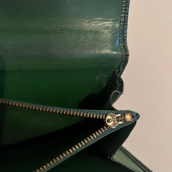 Louis Vuitton Green Textured Wallet - Picture 6 of 7